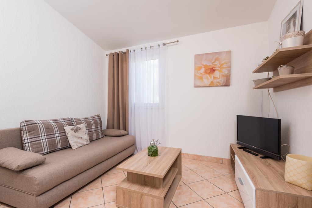 Apartments Karla Оребич Экстерьер фото